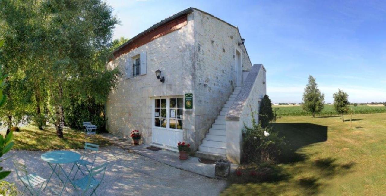 Chambres D'Hotes Domaine Le Fragnaud Saint-Porchaire Exterior foto